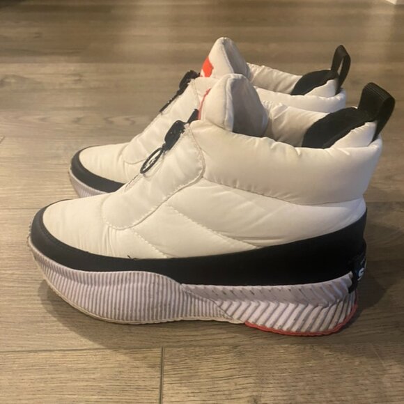 Sorel Out ‘N’ About III Puffer Boots - Picture 3 of 5